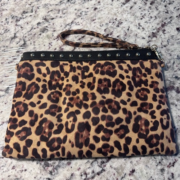 Leopard Biting Lip Clutch Wristlet - Picture 2 of 2